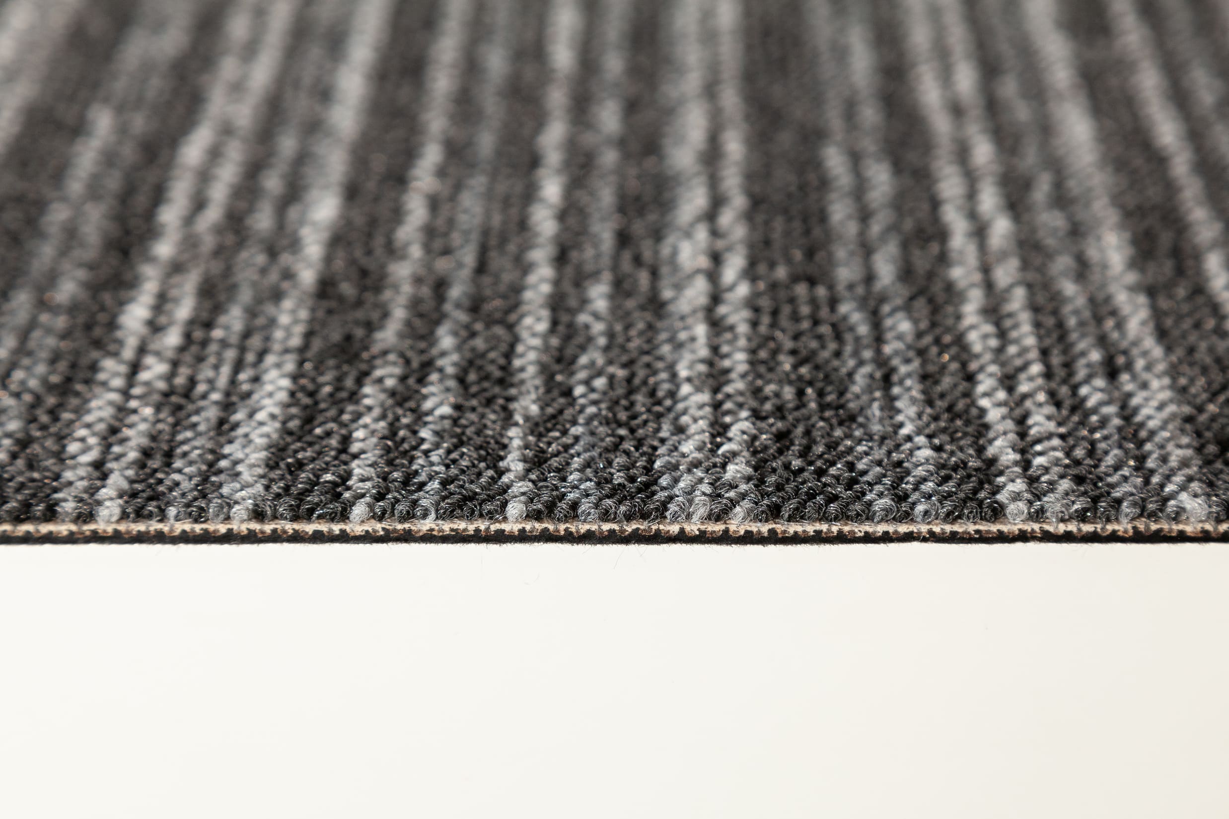 Ковровая плитка Bonkeel Space Strip Graphit 500×500×5,9